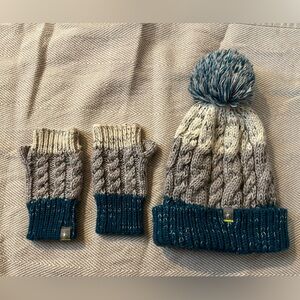 Smartwool Knit Hat and Fingerless Gloves Set